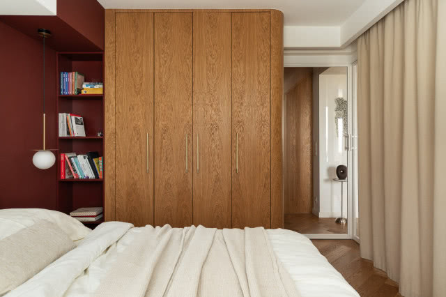 garderoba w sypialni zabudowa drewniana