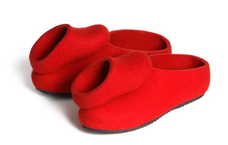 czerwone filcowe buty