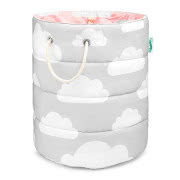 Do pościeli w chmurki dobierzemy inne akcesoria,...