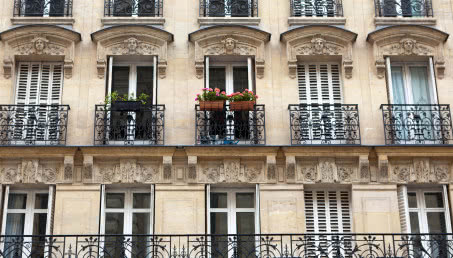 Jak wygląda balkon francuski i jak go zamontować? Pomysły na aranżację nowoczesnego balkonu