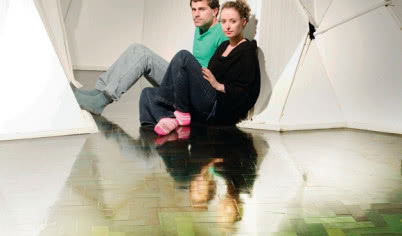 Raw-Edges - surowy materiał, precyzyjne wykonanie