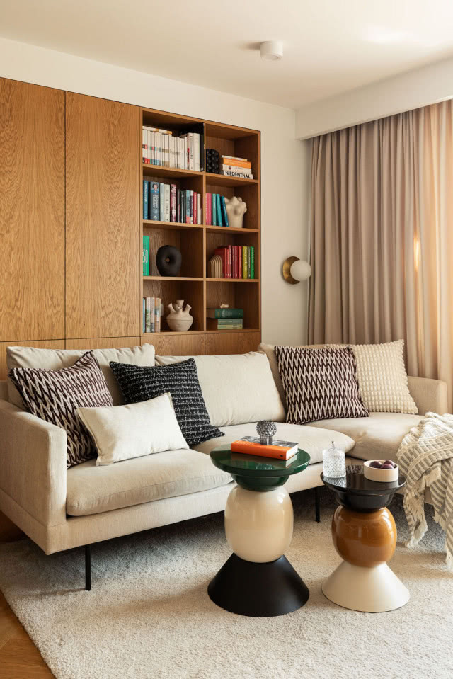 biblioteka w salonie 