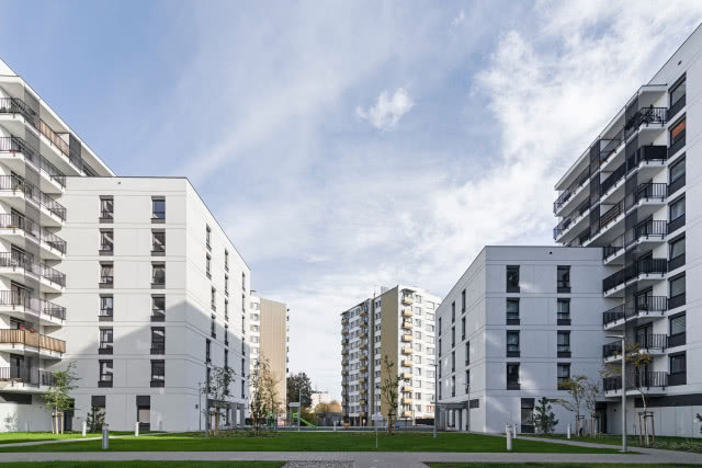 nowo powstałe budynki mieszkalne