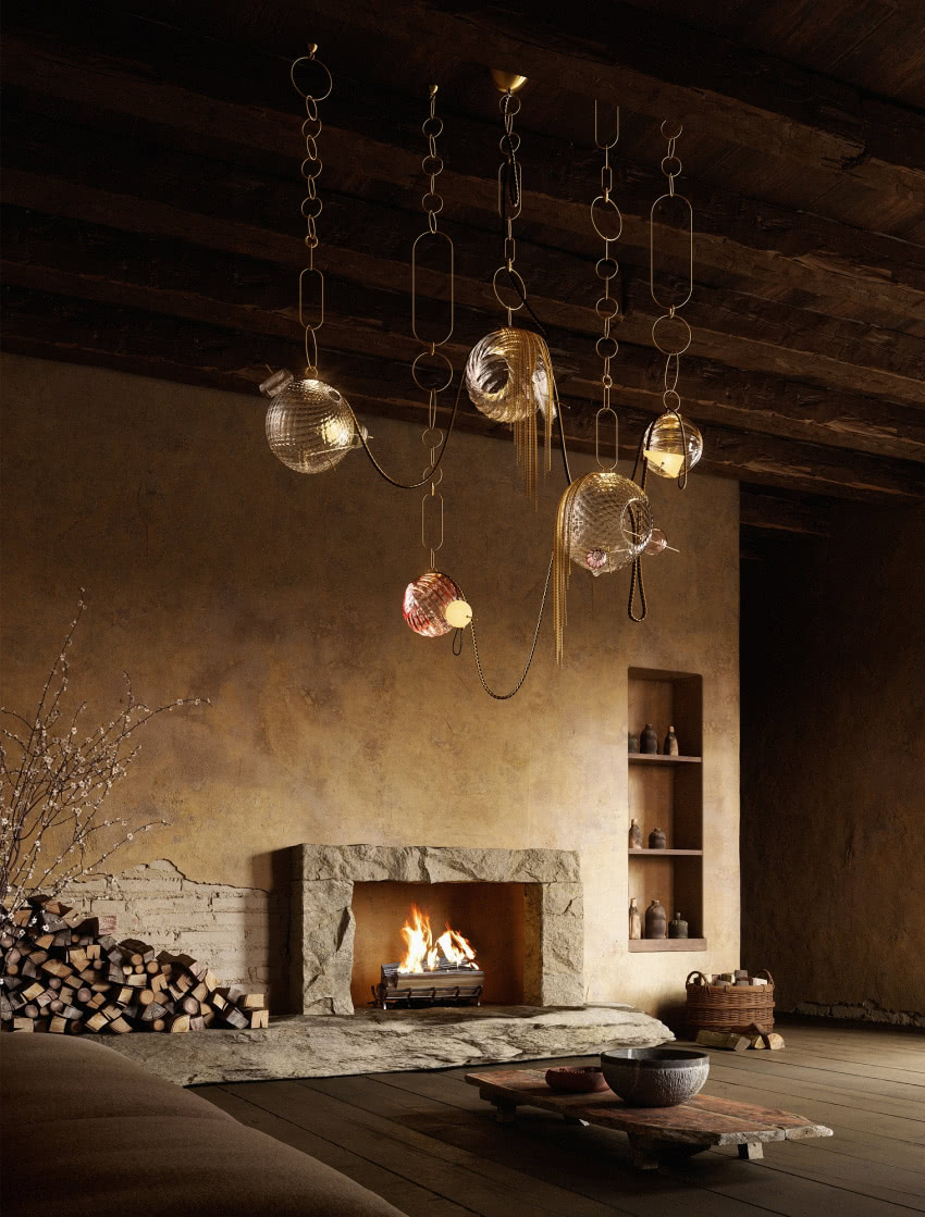 Żyrandol z serii Paradise wygląda jak instalacja...