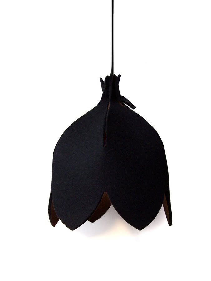 Lampa Lotus
Abażur został wykonany z jednego...