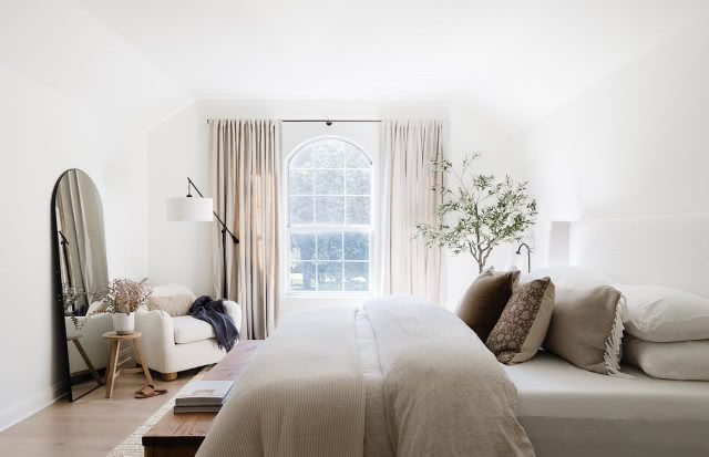 narzuta położona w stylu hotelowym