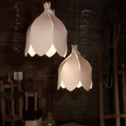 Lampa Lotus
Abażur został wykonany z jednego...