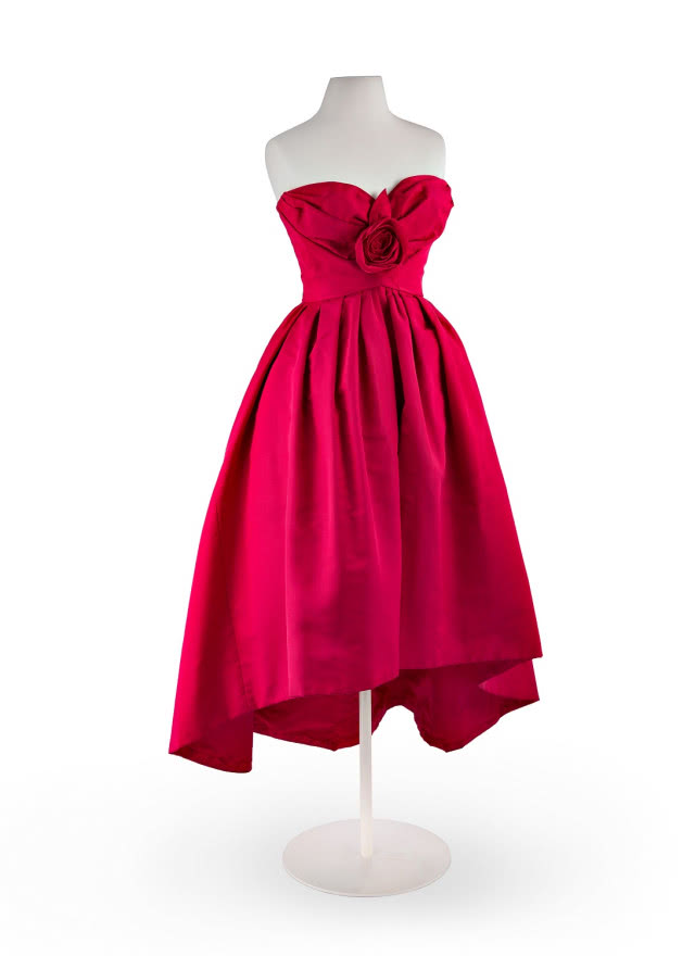 Suknia, Yves Saint Laurent
dla Christiana Diora,
Paryż jesień-zima 1959,
© Staatliche Museen zu Berlin, Kunstgewerbemuseum
/Stephan Klonk