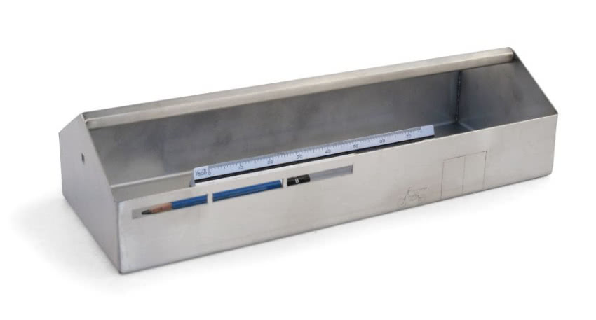 Metalowa skrzynka na narzędzia została po raz...