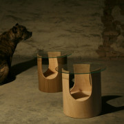 Różowa niespodzianka. Pozioma płaszczyzna stołu...