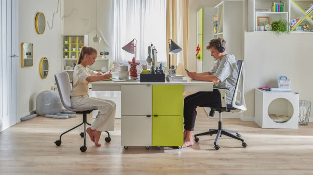 biurko do pokoju dziecka