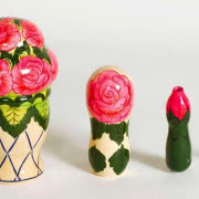 Matrioszki niezmiennie kojarzą się z Rosją....