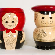 Matrioszki niezmiennie kojarzą się z Rosją....