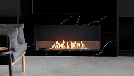Kominek elektryczny w salonie - jak wybrać najlepszy?