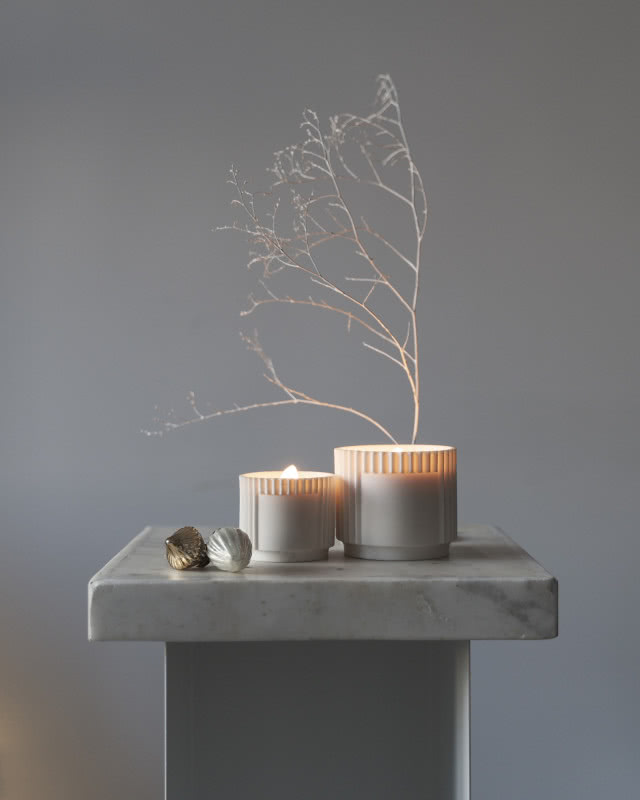 Świece w ceramicznym opakowaniu