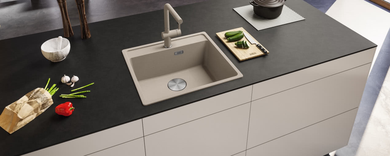 Kaszmirowa kuchnia i pasujące do niej zlewozmywaki Franke