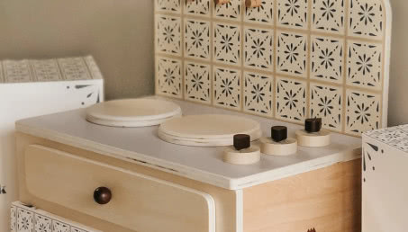 Kuchnia drewniana dla dzieci - przegląd modeli dostępnych na rynku