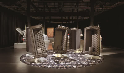 Rzecz kultowa - sofa Charleston projektu Marcela Wandersa. Projektant odwrócił ją do góry nogami!