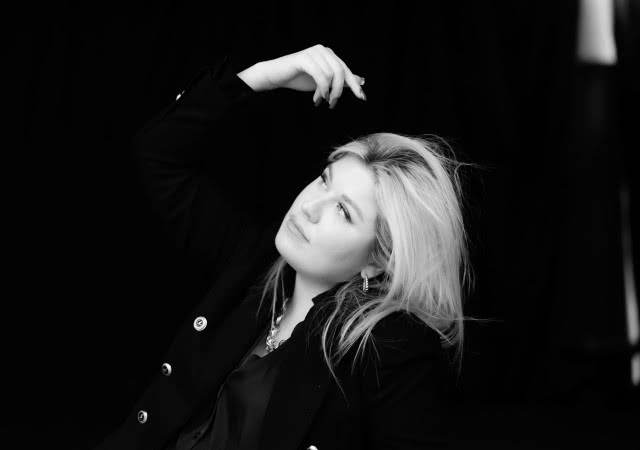 Samanta Michalewicz - założycielka pracowni ARTchitektura Michalewicz. Wykształcenie architektoniczne oraz doświadczenie projektowe zdobyła w Polsce i za granicą 
(Prowansja, Lazurowe  Wybrzeże). Sympatyzuje 
z francuskim Stowarzyszeniem Architektów Wnętrz (Villa 
Romée Maison de l’Architecture oddział Lazurowe Wybrzeże) 
i uczestniczy w organizowanych przez nie eventach, stale poszerzając swoje  
projektowe horyzonty.