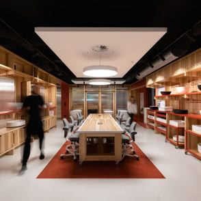 III miejsce w kategorii wnętrz publicznych zdobyli: Anna Kazecka-Włodarczyk, Paweł Garus i Jerzy Woźniak z poznańskiej pracowni mode:lina™. 