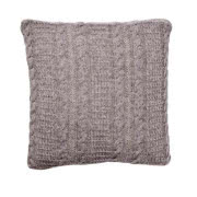 Poduszka ozdobiona ściegiem warkoczykowym