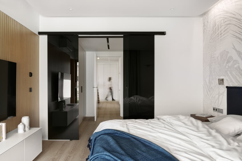 Gładkie i frezowane dębowe panele...