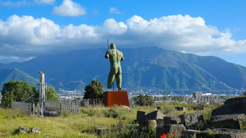 Igor Mitoraj, "Dedal". Rzeźba została na stałe...