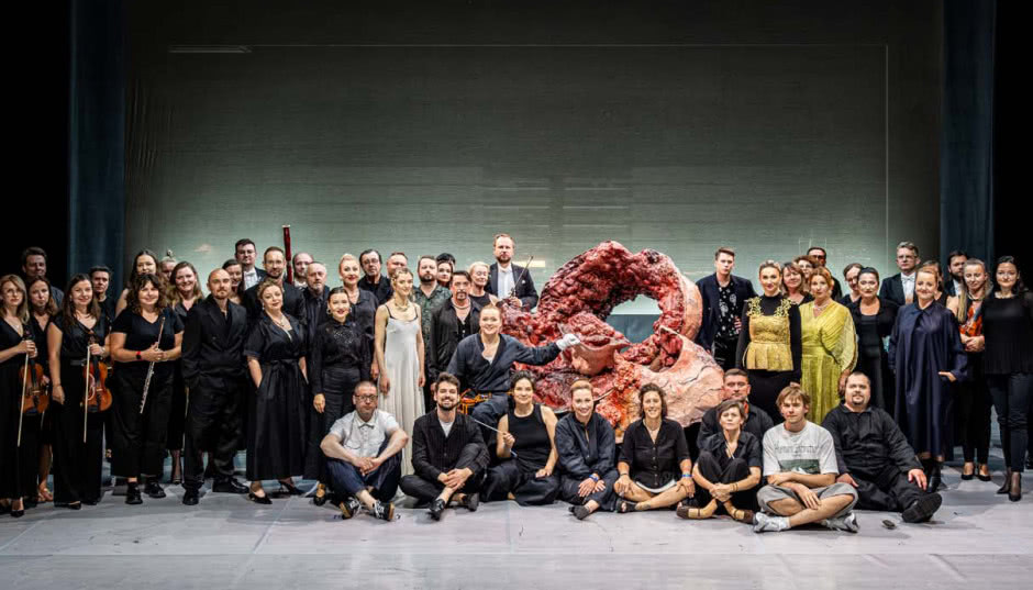 Vanda Novak zadebiutowała na operowej scenie - buty marki w światowej premierze "Głos Potwora"