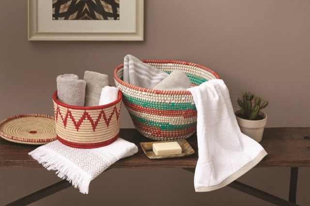 Barwne kosze i plecione pojemniki będą...