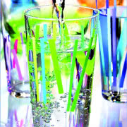 Szklane naczynia Appetizer oraz podkładki...