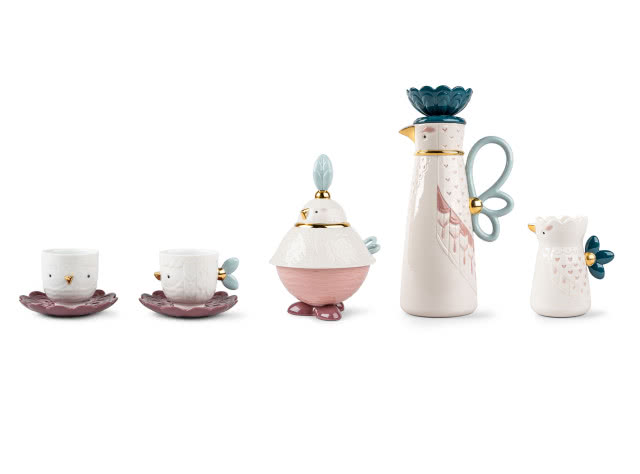 Projekt Aleksandry Żeromskiej. Nazwa kolekcji „Kawki” może oznaczać zarówno „małe kawy”,
jak i gatunek ptaka.