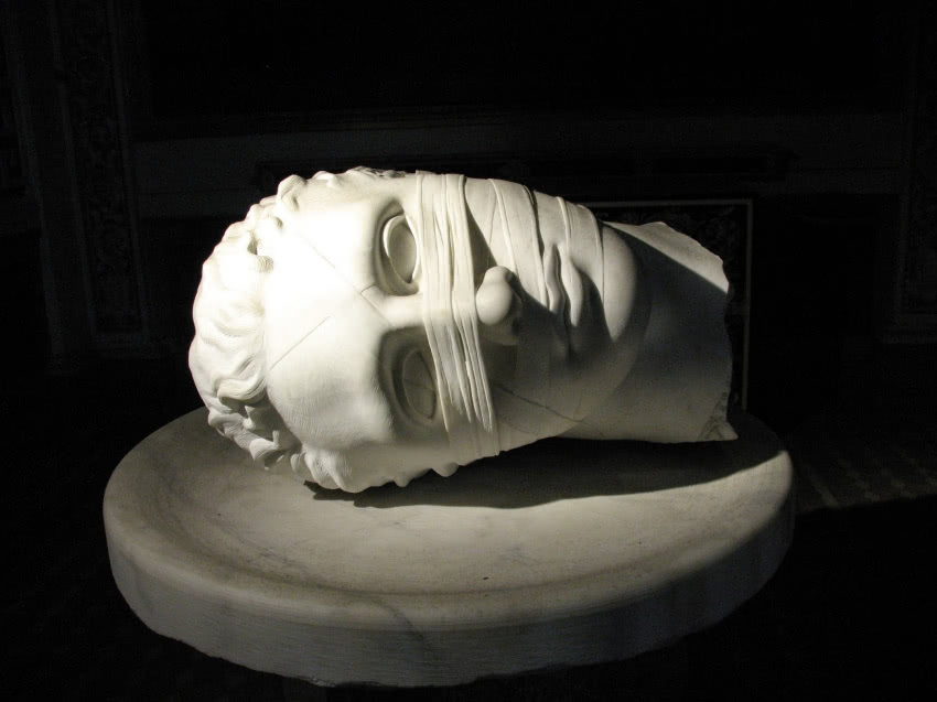 Igor Mitoraj, "Głowa Jana Chrzciciela" wykonana...