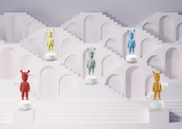 Kolekcję Guest zaprojektował słynny designer Jaime Hayon. Różne wersje kolorystyczne figur, od delikatnych pastelowych
po intensywne odcienie i egzemplarze limitowane zdobione autorskimi dekoracjami, umożliwiają stworzenie niezliczonych wariantów kompozycyjnych.