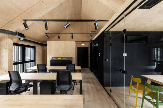 Wielki finał Wnętrza Roku SAW 2025! 12 pracowni nagrodzonych - błyszczą PAMA STUDIO i ACOS