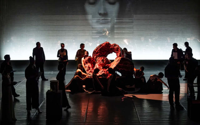 Vanda Novak zadebiutowała na operowej scenie - buty marki w światowej premierze "Głos Potwora"