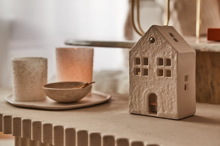 Ceramiczny domek na tealighty, fot.   Westwing