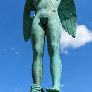 Igor Mitoraj, „Upadły Anioł”. Rzeźba znajduje...