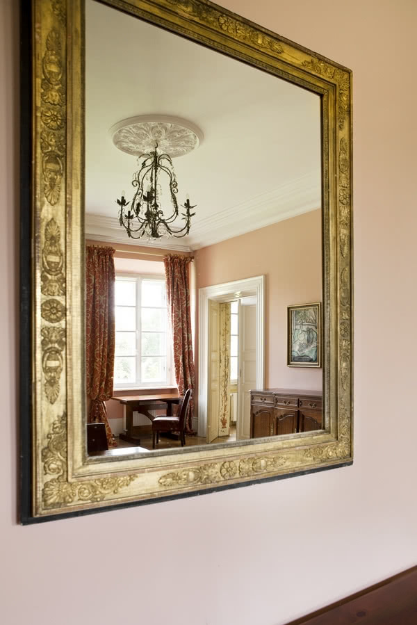 Ponieważ z dawnego wyposażenia pałacu nic się...