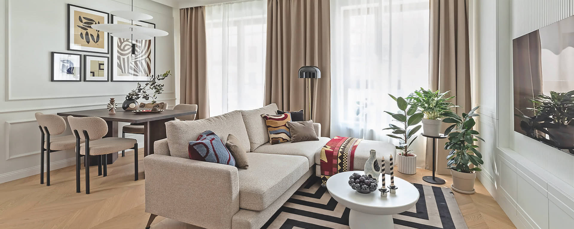 Klasyka i prostota. Zaglądamy do mieszkania młodego małżeństwa