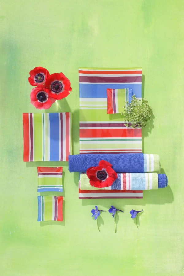 Szklane naczynia Appetizer oraz podkładki...