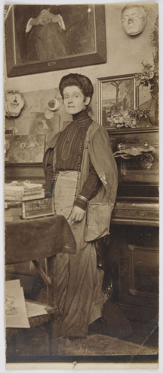 Olga Boznańska przy pianinie