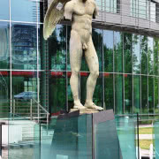 Igor Mitoraj, „Upadły Anioł”. Rzeźba znajduje...