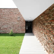 Dom pani Farnsworth – modernistyczny weekendowy...