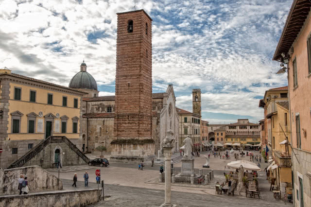 widok na Piazza del Duomo