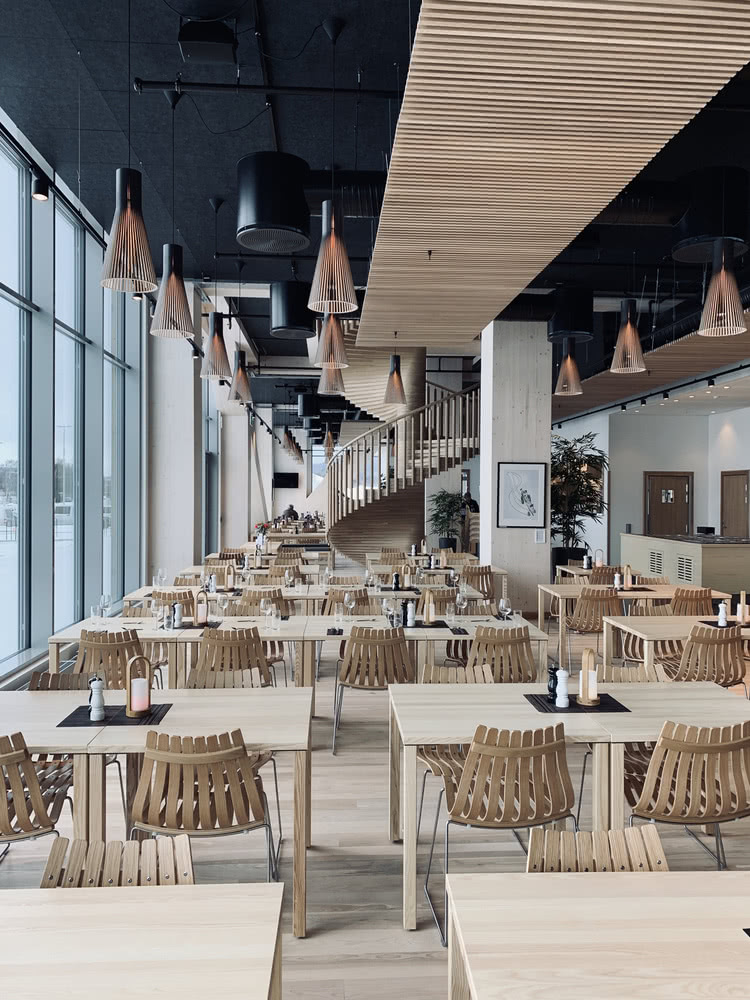 Restauracja w Mjøstårnet znajduje się na...