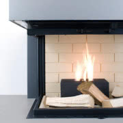 Biokominek Quadro można wstawić nawet w otwarte...