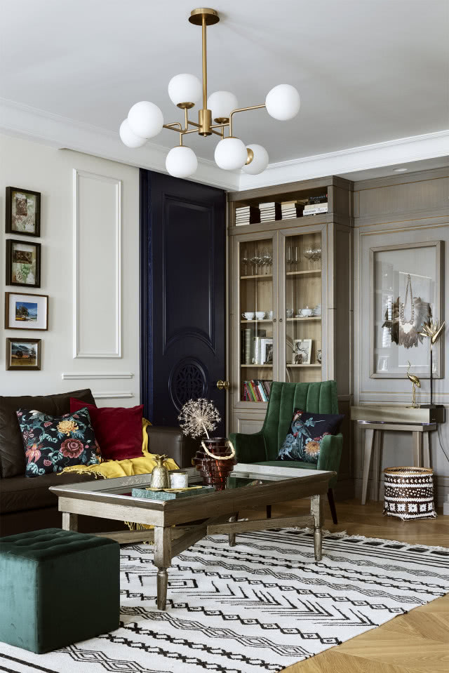 Salon w stylu kolonialnym