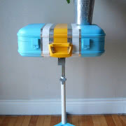 Stolik ze schowkiem, zrobiony z pomalowanej...