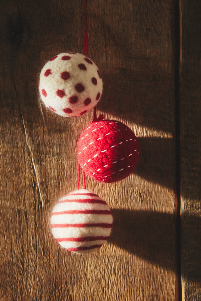 bombki choinkowe wełniane na szydełku