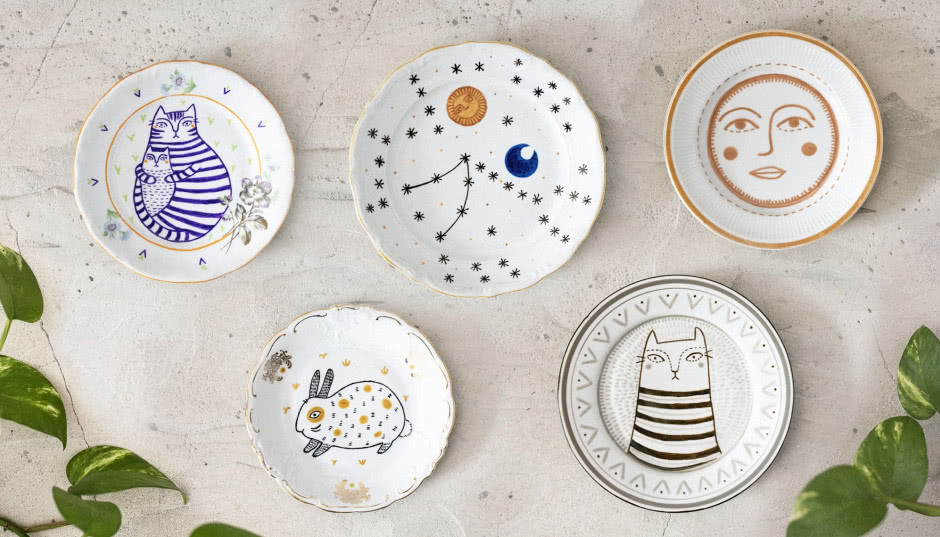 Sprzedaje porcelanę i ceramikę z drugiej ręki! Zdobywa je na pchlich targach!